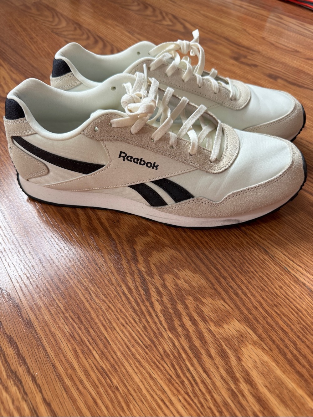 Reebok White and Black Women's Low-Top Sneakers
